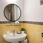 Vatican Living Bed & Breakfast 4*
