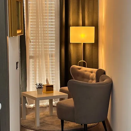 Vatican Living Rom